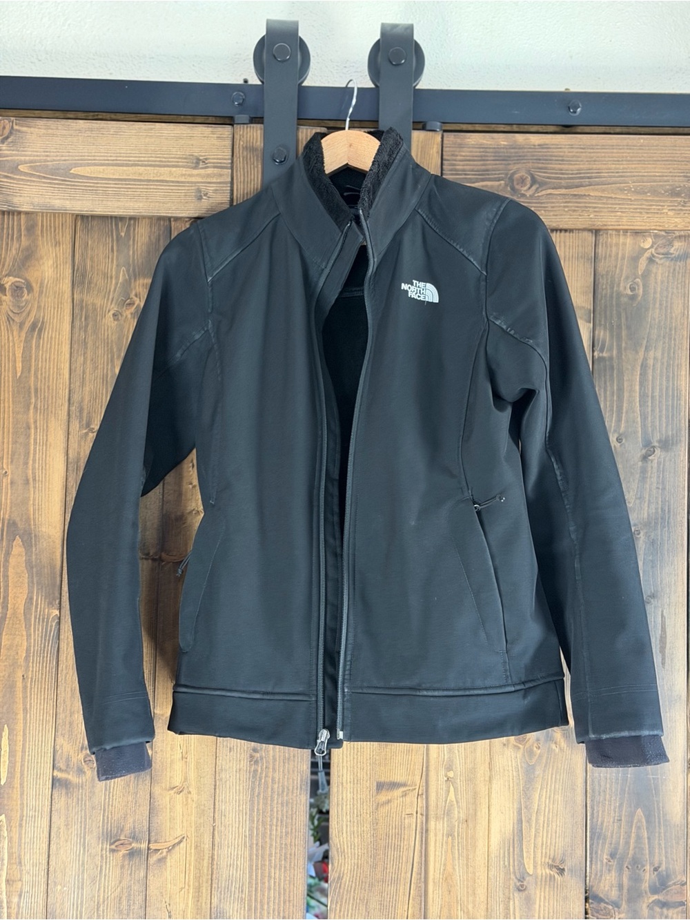 The North Face Women's Black Apex Softshell Utility Jacket